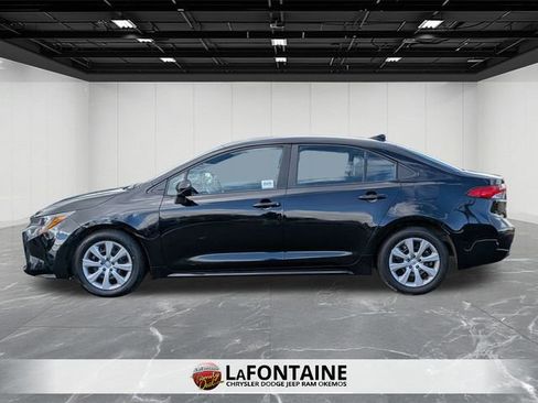 Used 2024 Toyota Corolla LE image 2