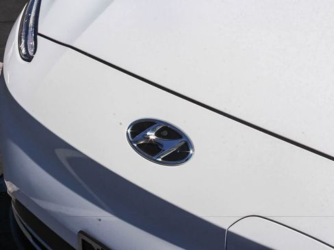 Certified 2023 Hyundai Kona Limited FWD image 14