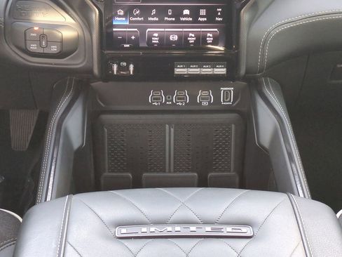 Used 2025 RAM 3500 Limited image 18