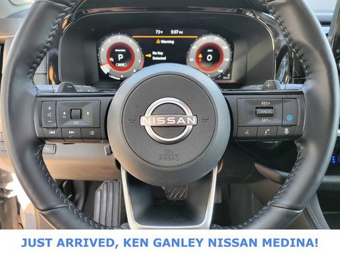 Used 2023 Nissan Pathfinder Platinum AWD/4WD image 12