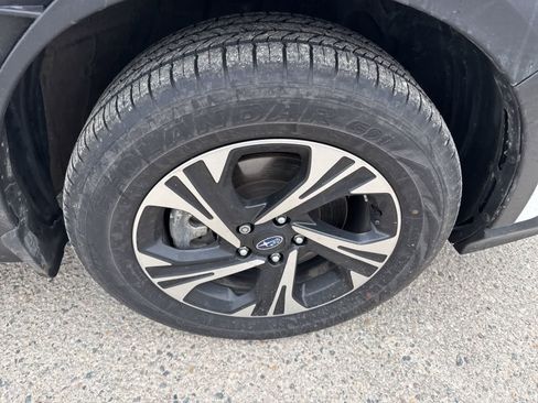 Used 2024 Subaru Crosstrek 2.0i Premium image 5