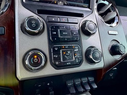 Used 2016 Ford F250 Lariat w/ Lariat Ultimate Package AWD/4WD image 11