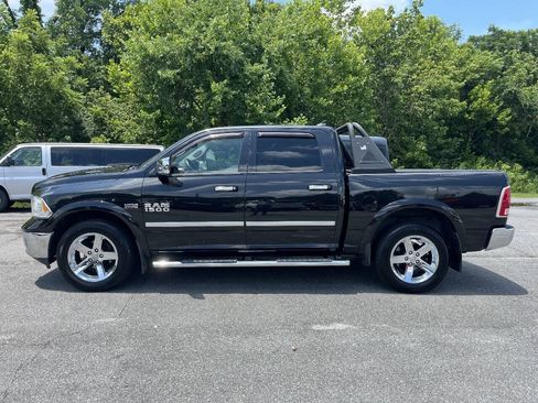 Used 2016 RAM 1500 Laramie w/ Convenience Group AWD/4WD image 3