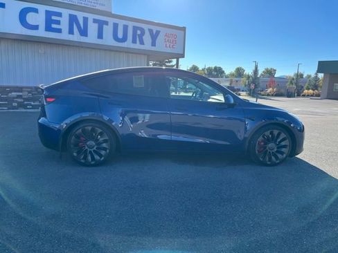Used 2022 Tesla Model Y Performance image 14