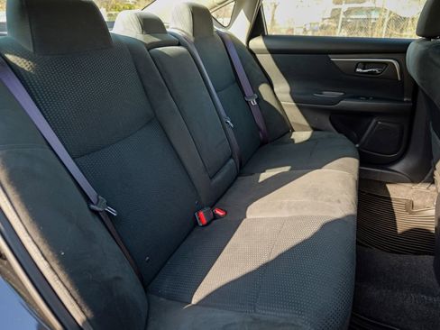 Used 2015 Nissan Altima 2.5 SV w/ Convenience Package image 32