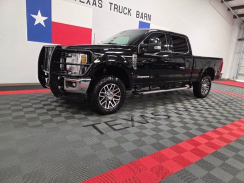 Used 2018 Ford F250 Lariat w/ Lariat Value Package AWD/4WD image 2