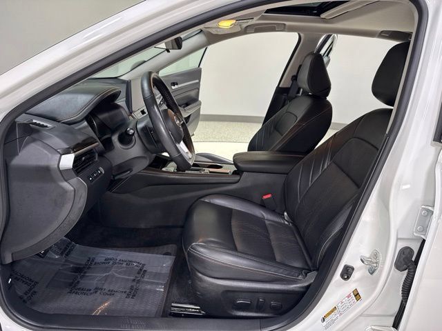 Used 2023 Nissan Altima 2.5 SR w/ SR Premium Package FWD image 15