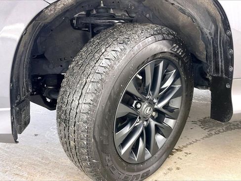 Used 2023 Lexus GX 460 Premium image 34