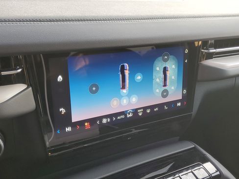 New 2026 Lincoln Navigator Reserve w/ Jet Appearance Package image 24