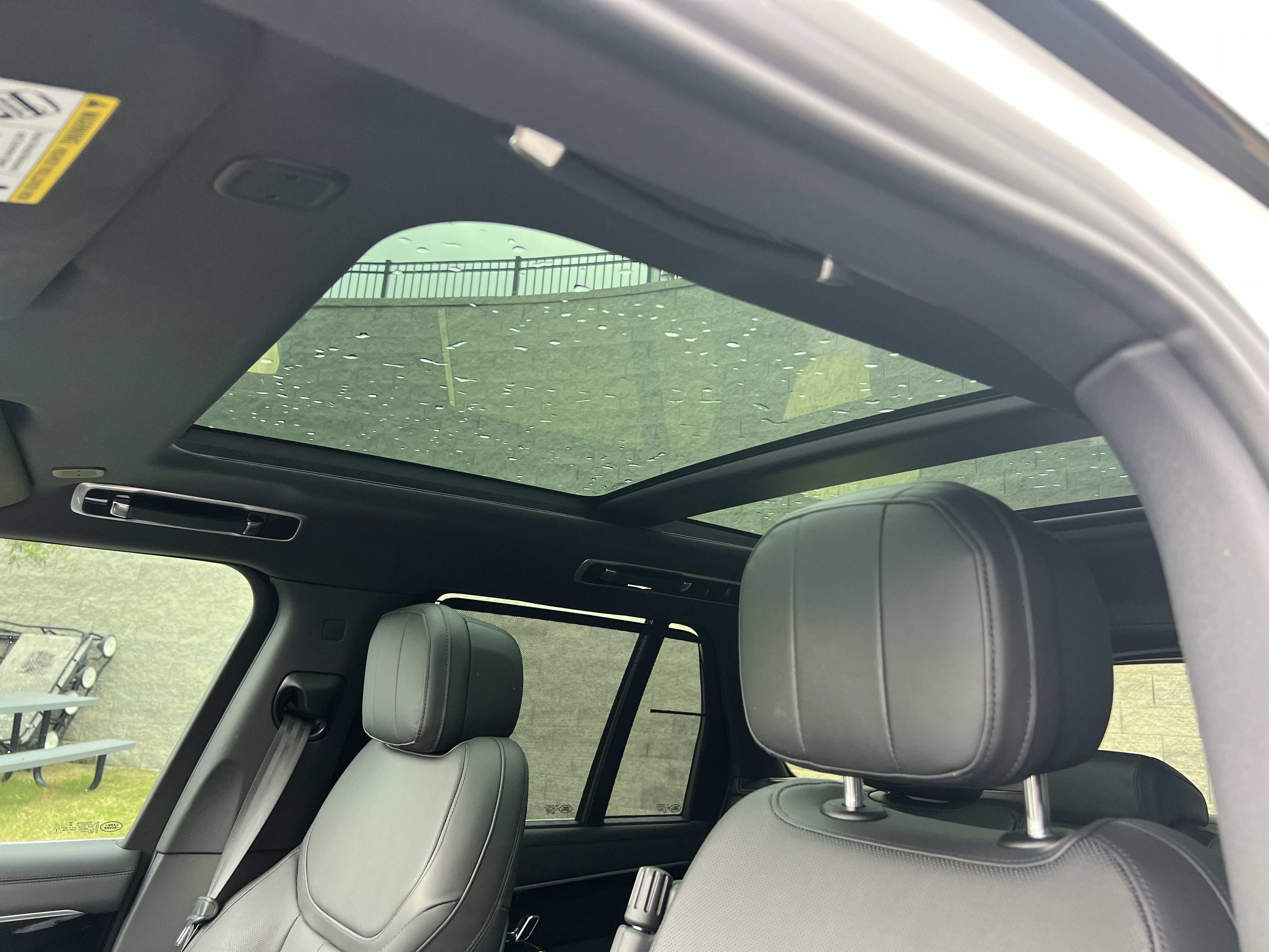 Certified 2023 Land Rover Range Rover SE AWD/4WD image 18