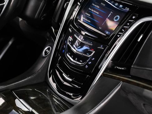 Used 2020 Cadillac Escalade ESV Platinum RWD image 22