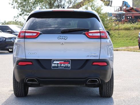 Used 2016 Jeep Cherokee Latitude w/ Comfort & Sound Group image 10