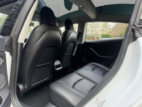 Used 2022 Tesla Model 3 Standard Range image 30