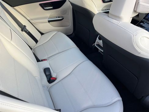 Certified 2025 Mercedes-Benz C 300 4MATIC Sedan image 18