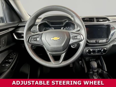 Used 2023 Chevrolet TrailBlazer LT w/ Convenience Package AWD/4WD image 8