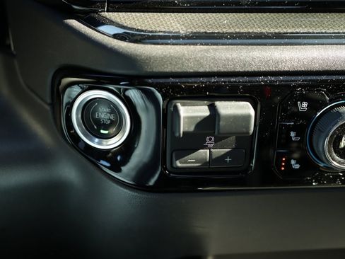 Certified 2023 Chevrolet Silverado 1500 ZR2 w/ Technology Package image 21