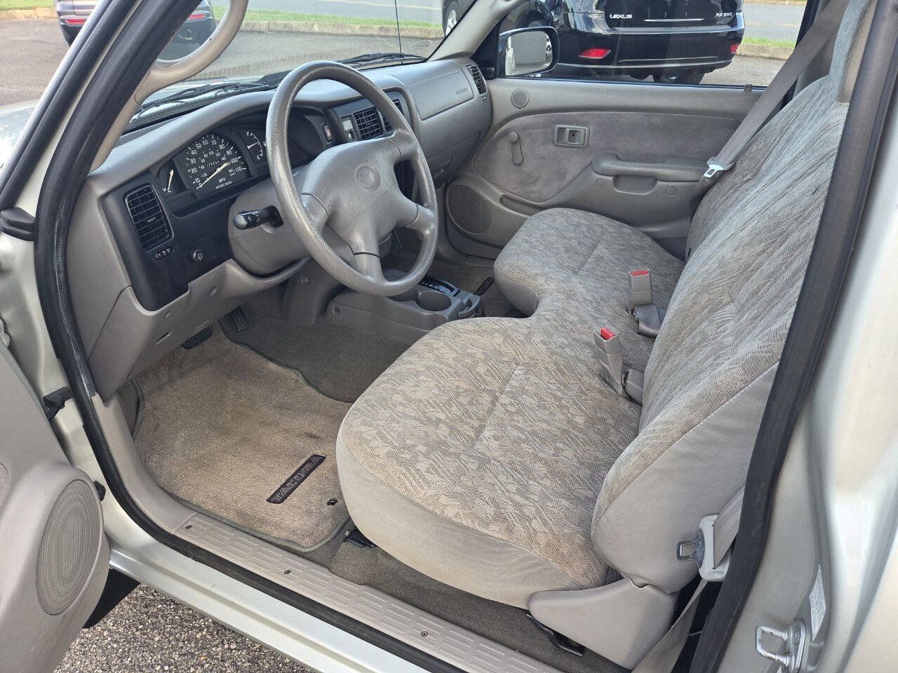 Used 2003 Toyota Tacoma 2WD Regular Cab w/ Enhancement Pkg image 9