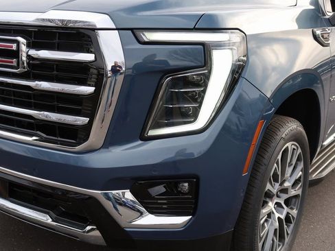 New 2026 GMC Yukon XL Elevation w/ LPO, Floor Liner Package AWD/4WD image 4
