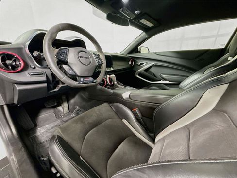 Used 2023 Chevrolet Camaro SS RWD image 10