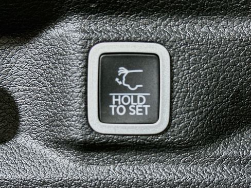 Used 2023 Jeep Grand Cherokee L Laredo AWD/4WD image 30
