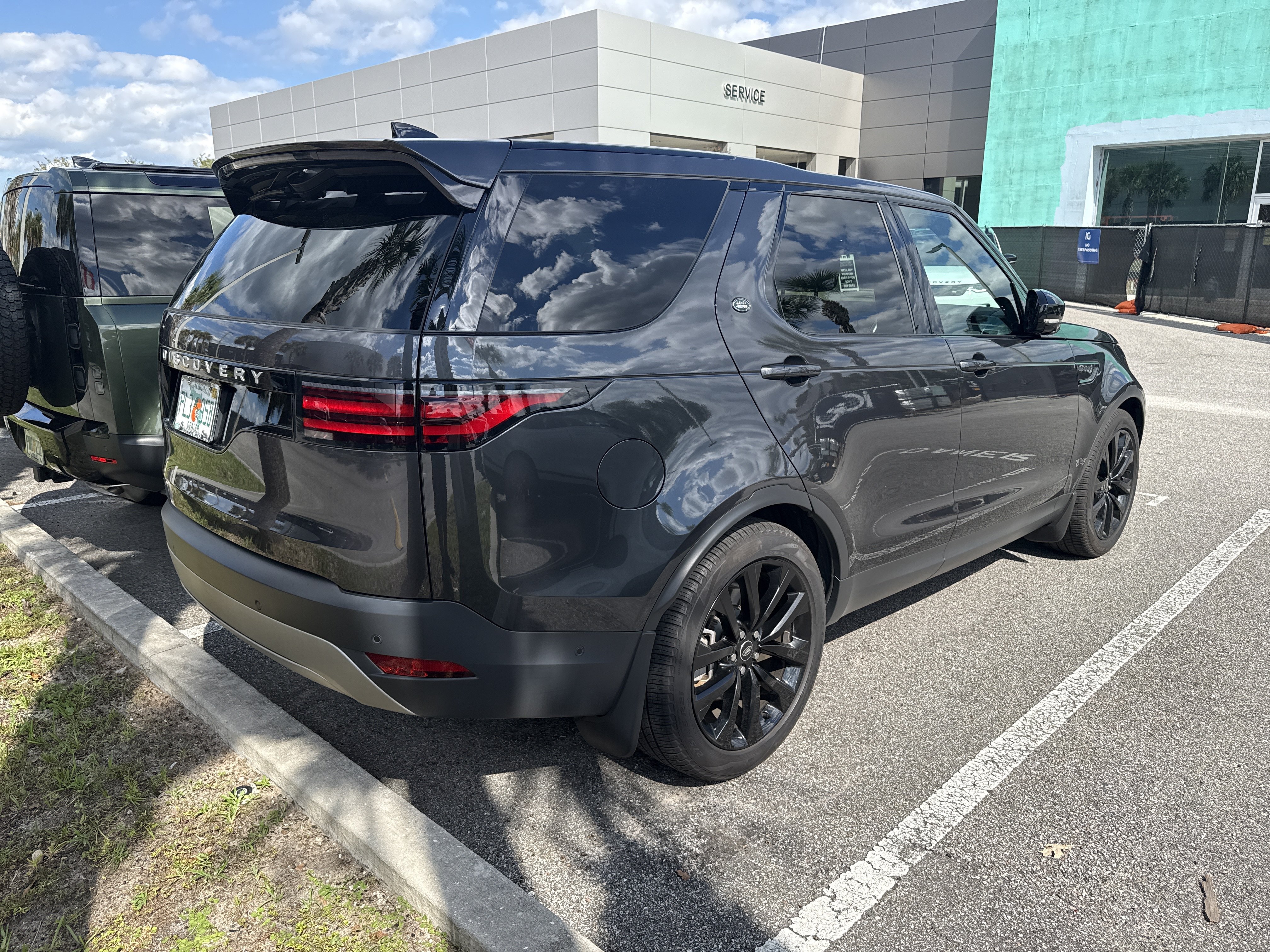 Used 2026 Land Rover Discovery S AWD/4WD image 3