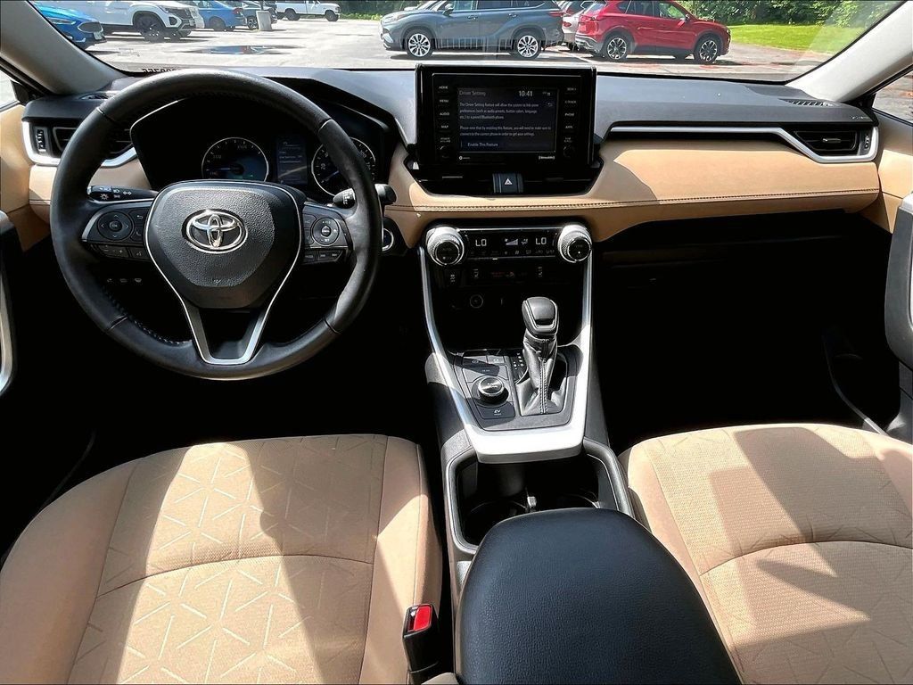 Used 2022 Toyota RAV4 XLE w/ XLE Grade Weather Package AWD/4WD image 21
