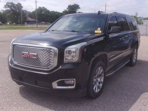 Used 2016 GMC Yukon XL Denali w/ Open Road Package AWD/4WD image 3