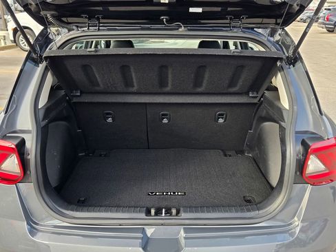 Used 2024 Hyundai Venue Limited image 19