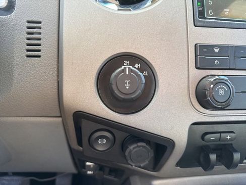 Used 2016 Ford F250 XLT w/ FX4 Off-Road Package image 17