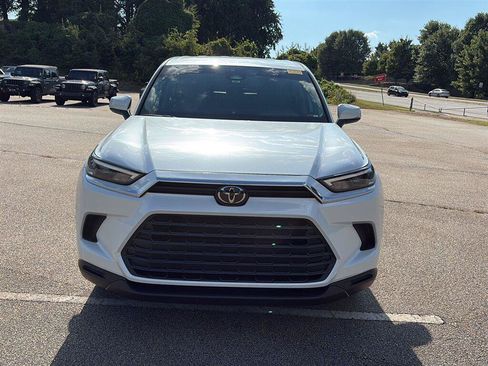 Used 2025 Toyota Grand Highlander FWD image 2