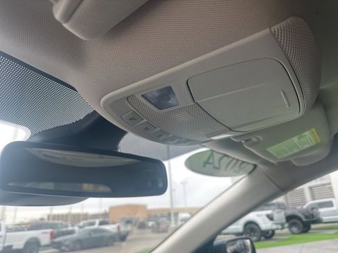 Used 2024 Ford Edge Titanium image 21