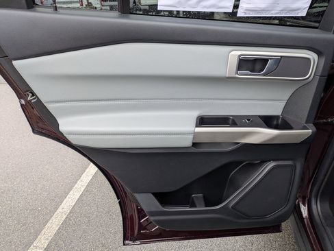 Certified 2022 Ford Explorer XLT w/ Equipment Group 202A image 31