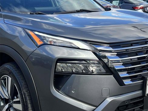 Certified 2024 Nissan Rogue SL w/ SL Premium Package image 8