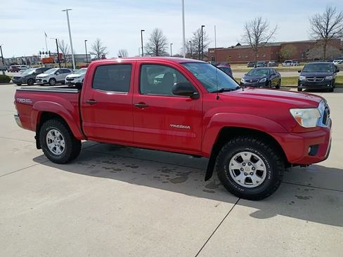 Used 2012 Toyota Tacoma 4x4 Double Cab w/ TRD Off-Road Pkg image 2