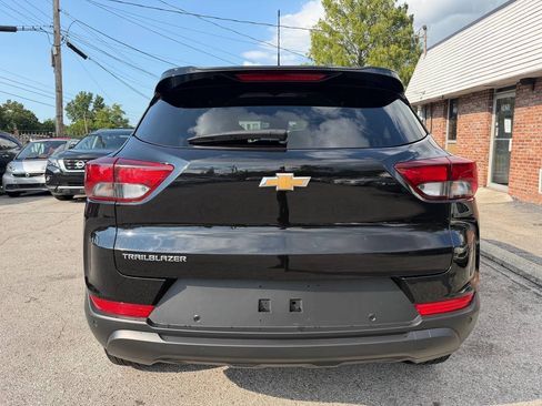 Used 2025 Chevrolet TrailBlazer LS FWD image 5