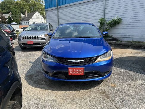 Used 2016 Chrysler 200 S w/ Comfort Group FWD image 3