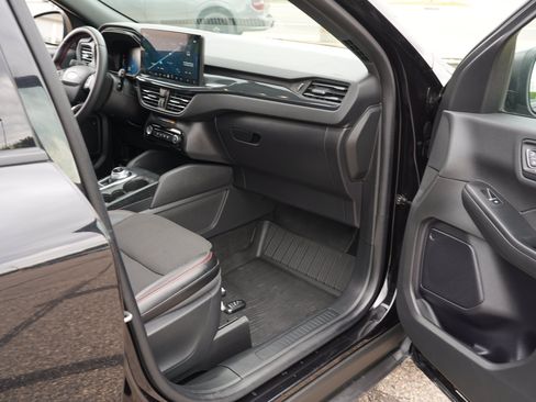 Used 2024 Ford Escape ST-Line w/ Tech Pack #1 AWD/4WD image 34