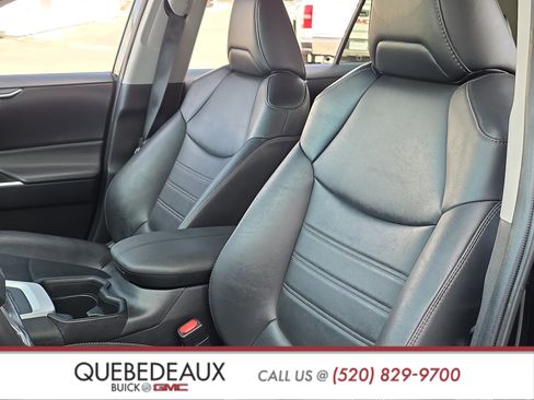 Used 2021 Toyota RAV4 XLE Premium w/ Carpet Mat Package (TMS) FWD image 11