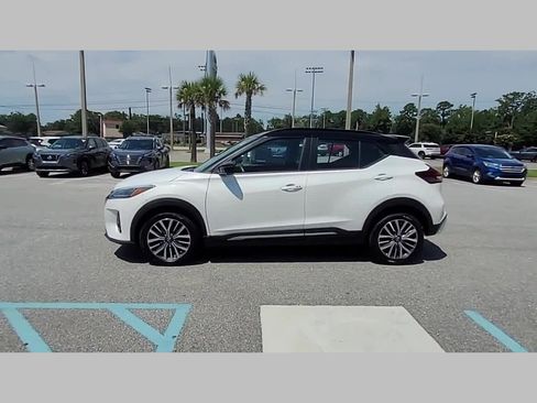 Used 2024 Nissan Kicks SR image 27