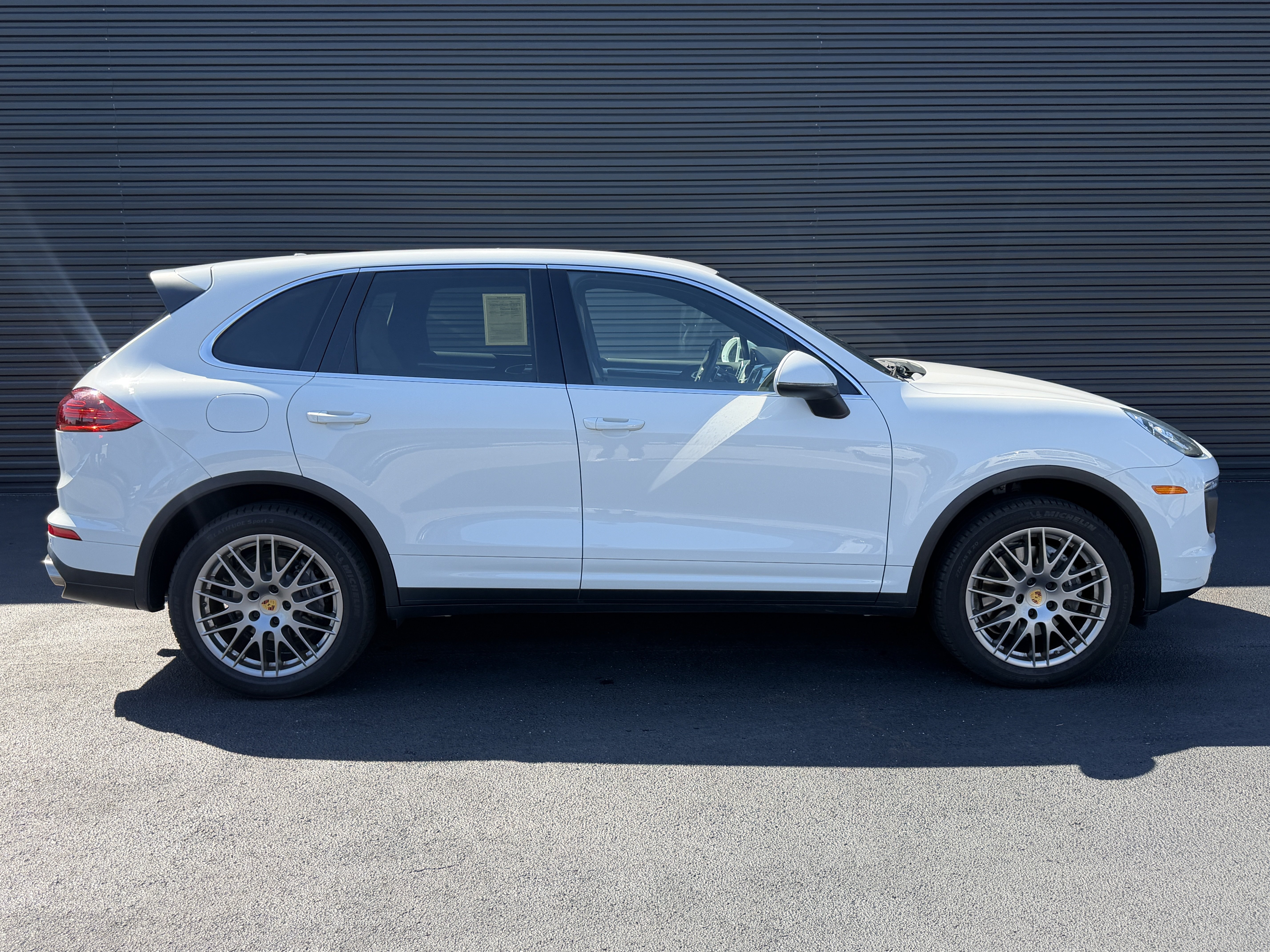 Used 2016 Porsche Cayenne AWD/4WD image 8