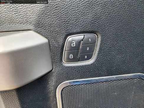 Used 2019 Ford F150 Lariat w/ Equipment Group 502A Luxury AWD/4WD image 30