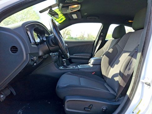Used 2022 Dodge Charger SXT RWD image 11