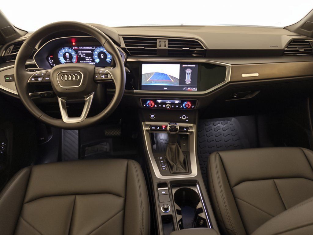 Used 2025 Audi Q3 2.0T Premium w/ Convenience Package AWD/4WD image 17