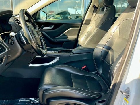 Used 2017 Jaguar F-PACE S image 17