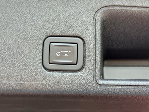 Used 2023 GMC Terrain SLE w/ Driver Convenience Package AWD/4WD image 22