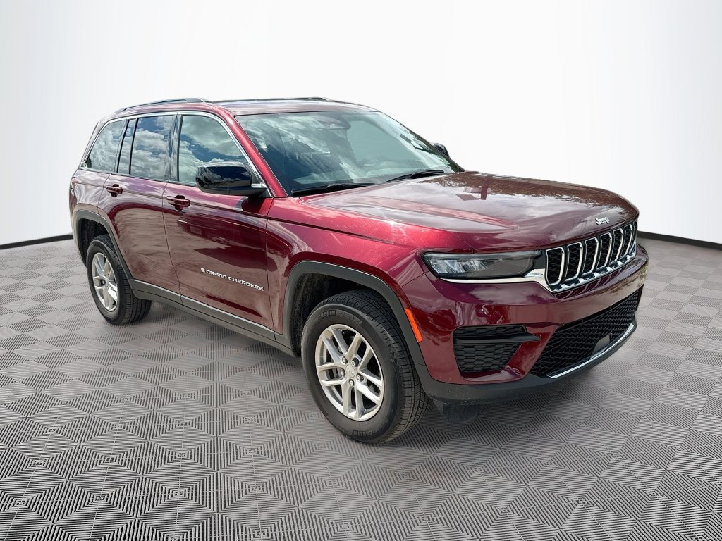 Used 2024 Jeep Grand Cherokee Laredo X AWD/4WD image 4