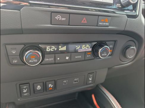 Used 2023 Nissan Frontier PRO-4X w/ Pro-4X Premium Package AWD/4WD image 17