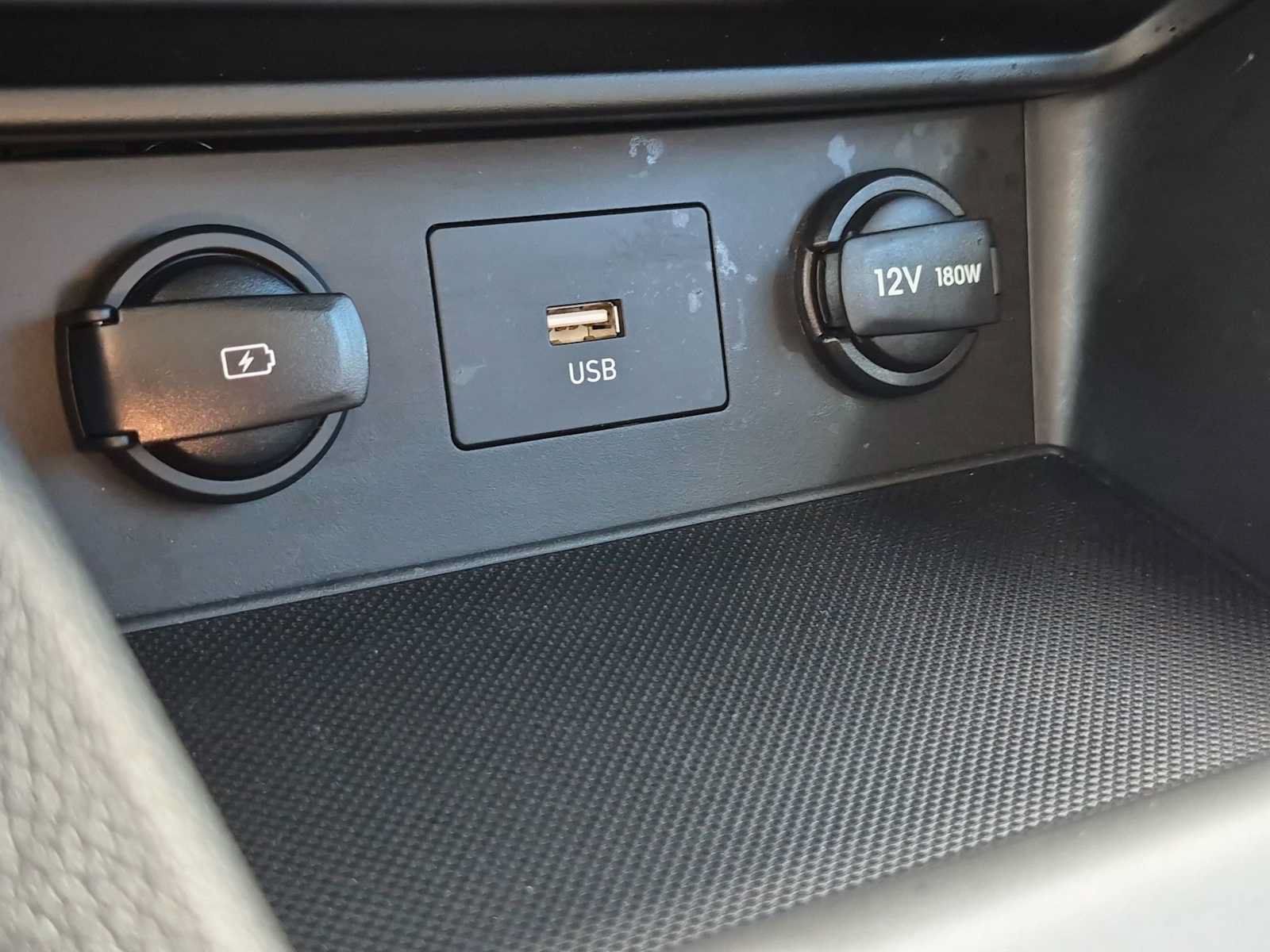 Certified 2022 Hyundai Kona SEL FWD image 28