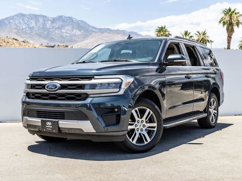 Used 2022 Ford Expedition XLT RWD image 1