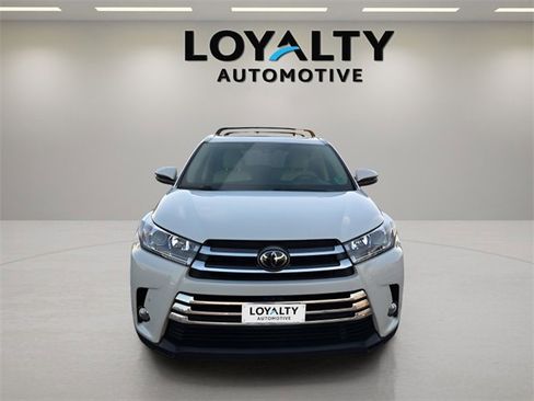 Used 2018 Toyota Highlander Limited Platinum image 8